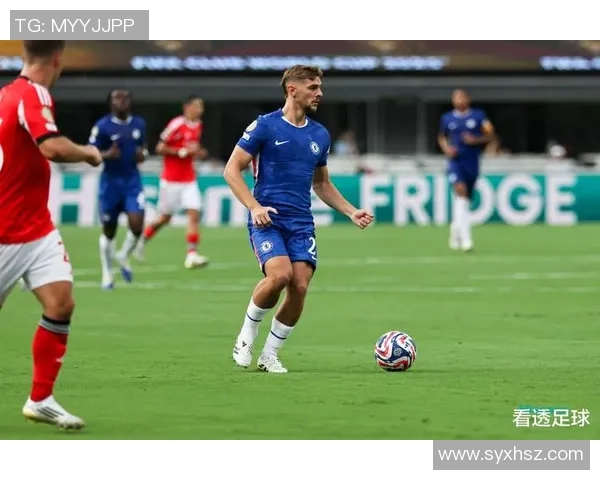 英超精彩对决巴黎圣日耳曼大胜本菲卡引发争议判罚热议 英超精彩对决巴黎圣日耳曼大胜本菲卡引发争议判罚热议