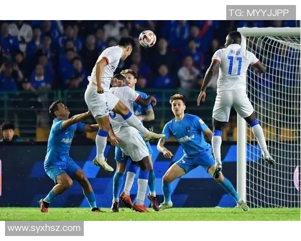 英超赛场惊现冷门曼联大胜那不勒斯引发全场欢呼